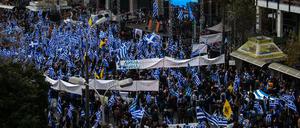 Tausende Demonstranten haben sich in Athen versammelt.