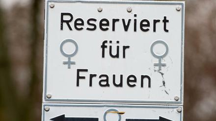 Stehen vor dem Münchener Verwaltungsgericht zur Debatte: Frauenparkplätze. 
