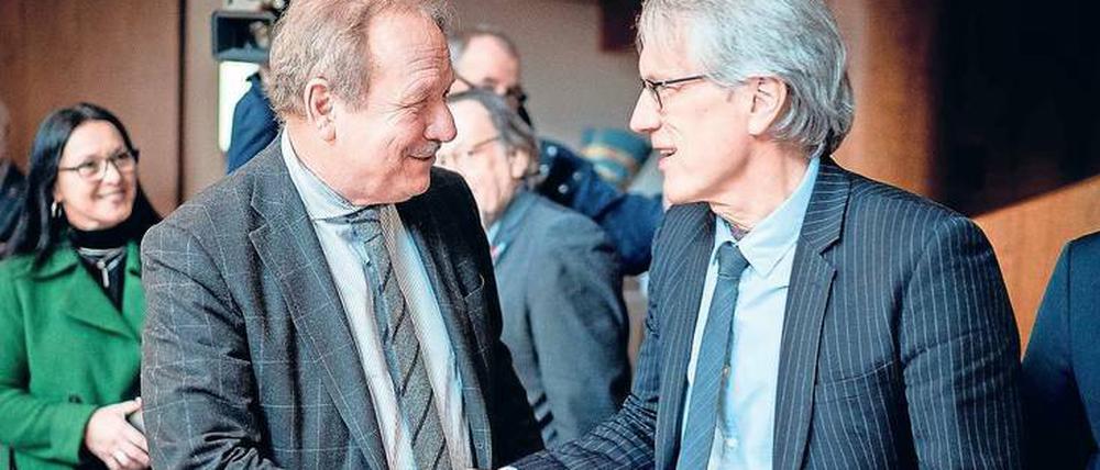 Zum letzten Mal und zum ersten Mal Verhandlungsführer: Verdi-Chef Frank Bsirske (li.) geht im September in Rente, der Berliner Finanzsenator Matthias Kollatz dagegen hat als Vorsitzender der Tarifgemeinschaft der Länder noch einige Tarifrunden vor sich.