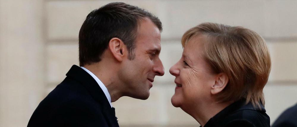 Emmanuel Macron, Präsident von Frankreich, begrüßte im November Bundeskanzlerin Angela Merkel im Elyseepalast.