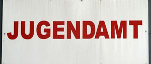 Berliner Jugendämter sind chronisch unterbesetzt. Die Einführung eines Dualen Studiums soll Abhilfe leisten.