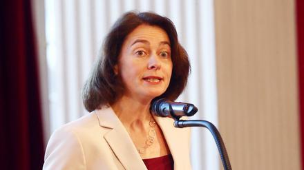 Bundesjustizministerin Katarina Barley (SPD) spricht bei der Auftaktveranstaltung zum Jubiläumsjahr "100 Jahre Weimarer Republik" im Deutschen Nationaltheater. 