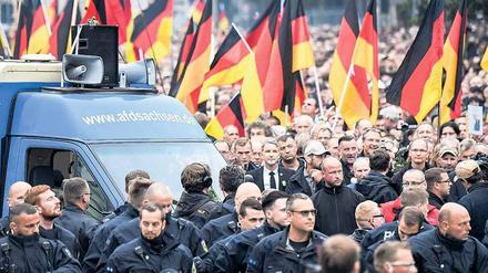 Vernetzt. Bei den Protesten in Chemnitz suchte Björn Höckes „Flügel“ der AfD den Schulterschluss mit Pegida.