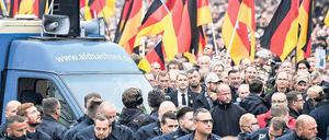 Vernetzt. Bei den Protesten in Chemnitz suchte Björn Höckes „Flügel“ der AfD den Schulterschluss mit Pegida.