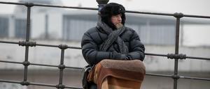 Einige bleiben draußen, auch bei Minusgraden: Ein Obdachloser im Regierungsviertel.
