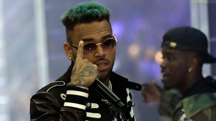 Wieder wegen Gewalt gegen Frauen in Gewahrsam: Der US-Sänger Chris Brown, hier während der Präsentation einer Modekollektion in Mailand.