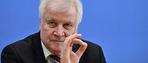 Innenminister Horst Seehofer während der Vorstellung der Asylzahlen