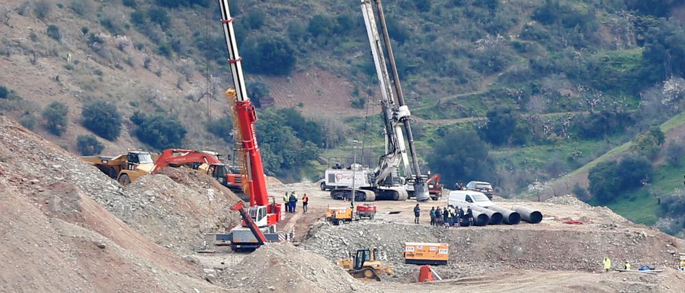 Die Bohrung eines Parallelschachts ist am späten Montagabend abgeschlossen worden.