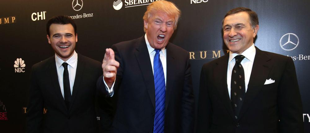 Geschäftsmann Donald Trump mit Emin (links) und Aras Agalarow 2013 in Moskau.