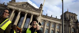 Anmelder ist ein Verein, der vom Verfassungsschutz beobachtet wird.