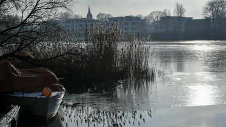 Wenn es weiter friert, könnten Berlins Wasserflächen wie hier die Rummelsburger Bucht bald zum Schlittschuhlaufen verlocken. 
