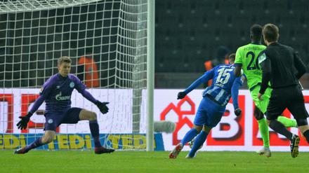 Treffsicher. Marko Grujic gleicht in dieser Szene zum 1:1 aus.