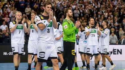 Da war nichts zu holen. Uwe Gensheimer (vorn) und Teamkollegen nach dem Spiel gegen Norwegen.