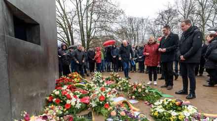 Das Denkmal für die im Nationalsozialismus verfolgten Homosexuellen. Am Sonntag fand hier ein stilles Gedenken statt.