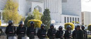 Pakistanische Soldaten vor dem Gebäude des Obersten Gerichts in Islamabad. Der Freispruch für Asia Bibi bleibt bestehen.