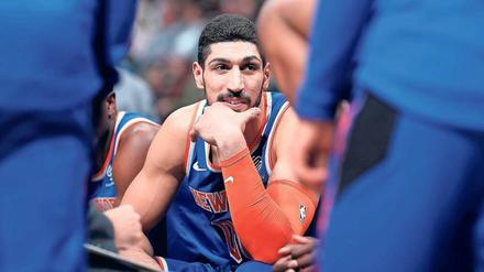 Superstar und Staatsfeind. Der Basketballer Enes Kanter ist in der US-amerikanischen NBA zu Hause. Der Türkei muss er sich bis auf Weiteres fernhalten. 
