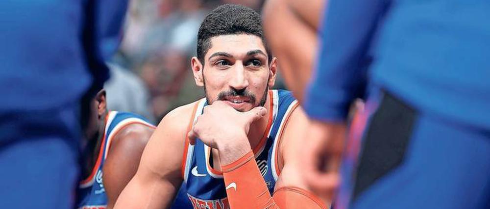 Superstar und Staatsfeind. Der Basketballer Enes Kanter ist in der US-amerikanischen NBA zu Hause. Der Türkei muss er sich bis auf Weiteres fernhalten. 