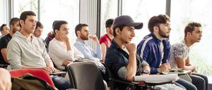 Geflüchtete, hier an der Berliner FU, fühlen sich oft als Gruppe und nicht als Einzelpersonen wahrgenommen.