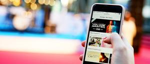 Das Smartphone als Fernbedienung, das funktioniert mit Streamingdiensten wie Amazon genauso gut wie beim Web-TV. Der Dienst Magine TV wird Ende Februar 2019 allerdings eingestellt.