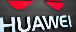 Logo von Huawei an einem Geschäft in Peking 