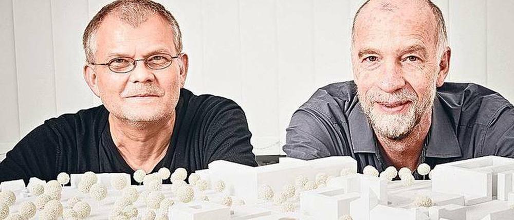 Roland Lauster (r.) und Andreas Thiel wollen Krebstherapien revolutionieren, Tierversuche ersetzen und Transplantationen erleichtern.