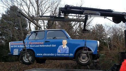 Beweismittel: Der blaue Trabbi des CDU-Politikers.