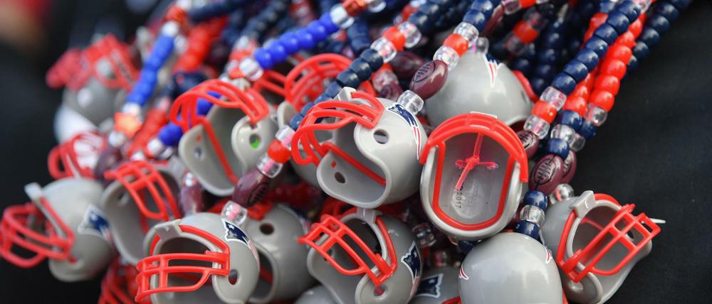 Eine Kettte der New England Patriots. Um 0.30 Uhr Mitteleuropäischer Zeit beginnt das Finale.