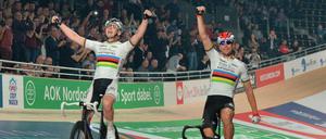 Jetzt kann gefeiert werden. Theo Reinhardt (Berlin, li.) und Roger Kluge (Berlin, re.).