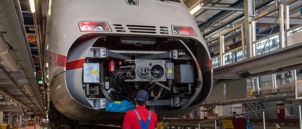 Investitionsstau bei der Deutschen Bahn: Die Gewerkschaft EVG beziffert den zusätzlichen Finanzbedarf auf 2 bis 3 Milliarden Euro im Jahr.