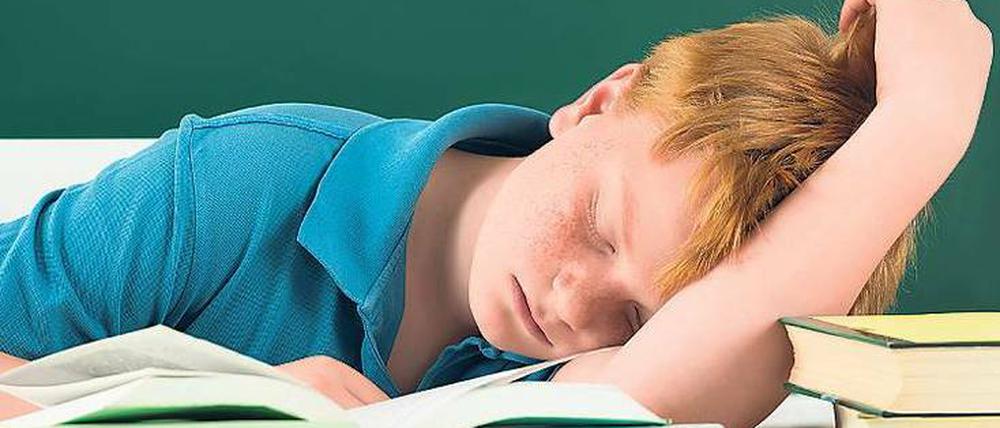 Augen zu. Schlaf ist wichtig. Das überrascht nicht. Eine neue Studie aber schon.