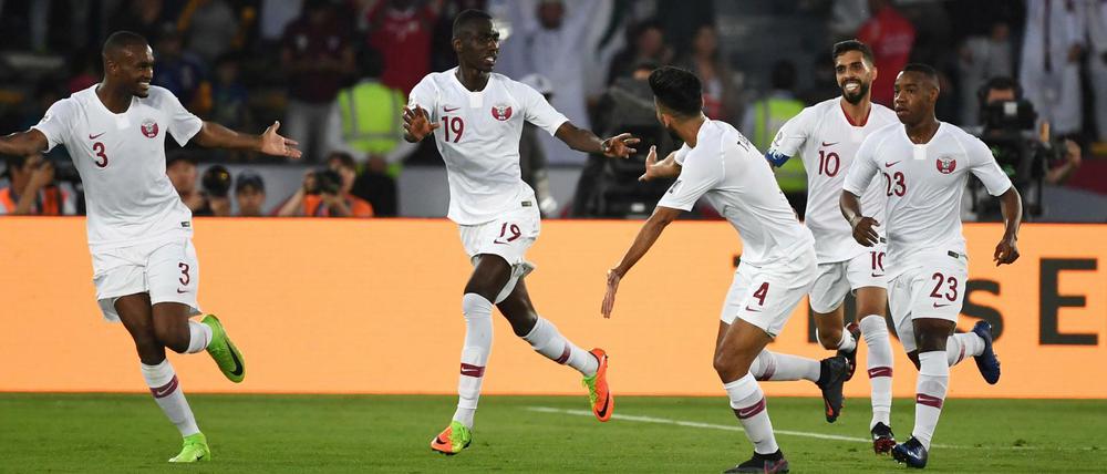 Großer Jubel: Die Spieler Katars feiern den Titelgewinn bei den Asien-Meisterschaften.