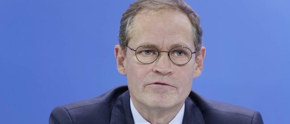 Berlins Regierender Bürgermeister Michael Müller sichert die Aufarbeitung des tragischen Falles zu. 