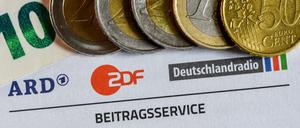 Auf welche Höhe steigt der Rundfunkbeitrag, der derzeit bei 17,50 Euro liegt?