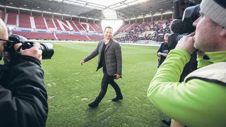 Schick sah er aus. Für sein Debüt vor vier Jahren hatte sich Pal Dardai ganz schön rausgeputzt. Inzwischen bevorzugt er Ballonseide. 