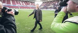 Schick sah er aus. Für sein Debüt vor vier Jahren hatte sich Pal Dardai ganz schön rausgeputzt. Inzwischen bevorzugt er Ballonseide. 