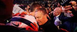 Der Meister und sein Lehrling. Bill Belichick (rechts) genießt mit Tom Brady den Moment des Triumphes.