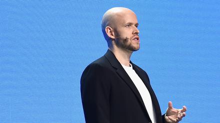 Spotify-Gründer Daniel Ek erweitert den Audio-Streamingdienst um weitere Podcast-Aktivitäten. 