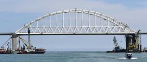 Die Brücke über die Straße von Kertsch führt zur von Russland annektierten Krim. 