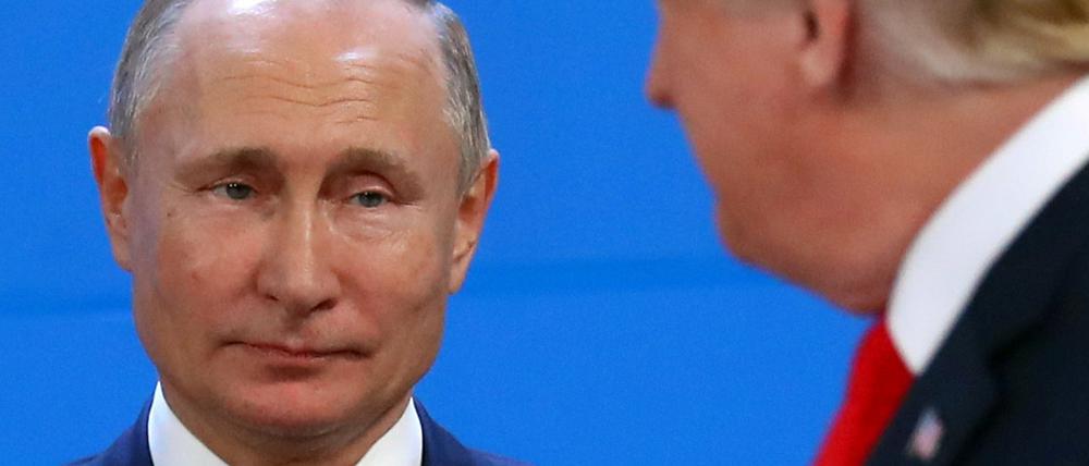 Wladimir Putin und Donald Trump (r.) beim G20-Gipfel Ende 2018