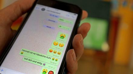 Beim Chatten sind Kinder oft in ihrer eigenen Blase – Mobbing bleibt so unentdeckt (Symbolbild)
