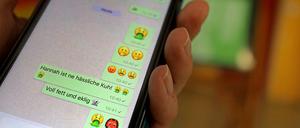 Beim Chatten sind Kinder oft in ihrer eigenen Blase – Mobbing bleibt so unentdeckt (Symbolbild)