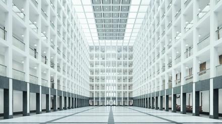Hell und transparent erscheint das Atrium des Neubaus des Bundesnachrichtendienstes (BND) in Berlin