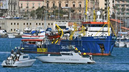 Das Rettungsschiff "Sea-Watch 3" im Hafen von Catania