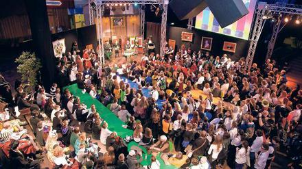 In der großen Halle. Zauberschüler im FEZ in der Wuhlheide. 