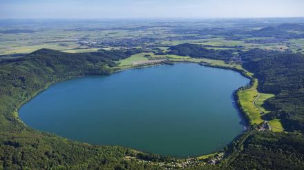 Unter dem Laacher See brodelt der Eifel-Vulkan.