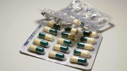 Antibiotika sind oft lebensrettend. Doch immer öfter sind sie auch ein lebensgefährliches Problem.