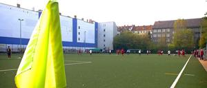 Am Wochenende rollt der Ball wieder in den Berliner Amateurligen - und das Wetter sollte auch mitspielen. 