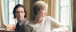 Güte in höchster Blüte. Jeff (Caleb Landry Jones) und Alice (Andrea Riseborough) in „The Kindess of Strangers“.