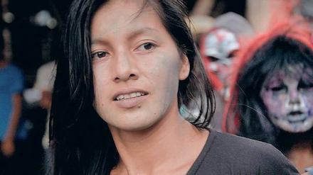 Tanit Lidia Coquiche Cenepo in „By the Name of Tania“ (14plus). 
