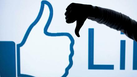 Top oder Flop: Auch über seinen Like-Button sammelt Facebook Daten.